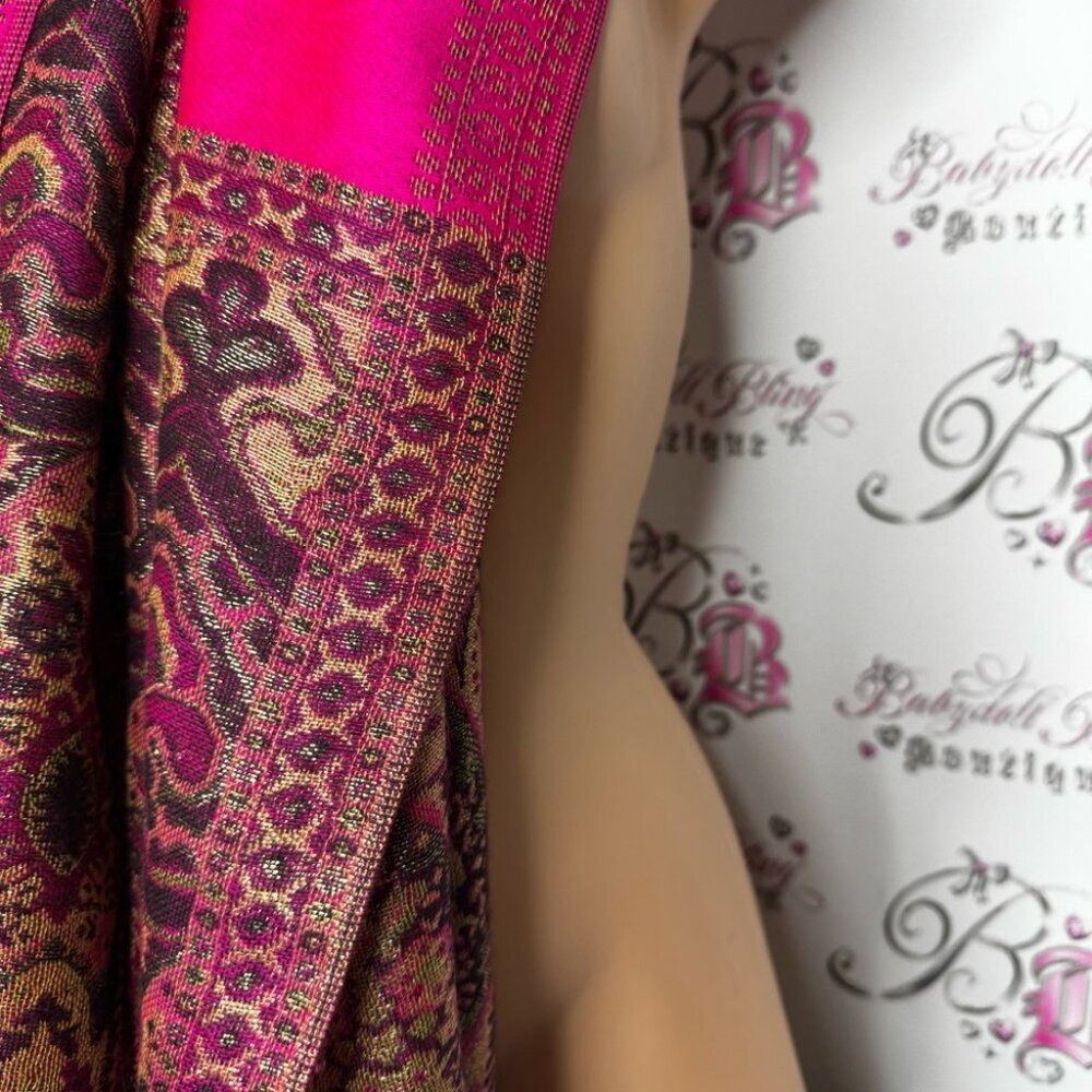 Scarf gold shimmer bright pink Elegant Paisley Shawl in Rich Pink and Gold - Picture 13 of 13
